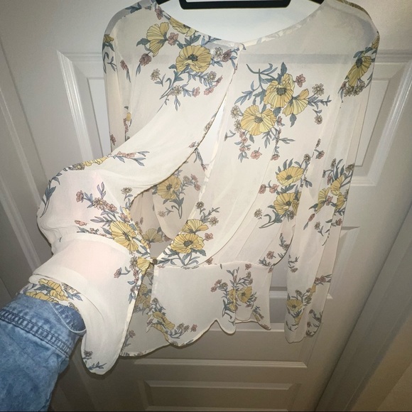 Forever 21 (3X) contemporary flower blouse - Picture 6 of 6